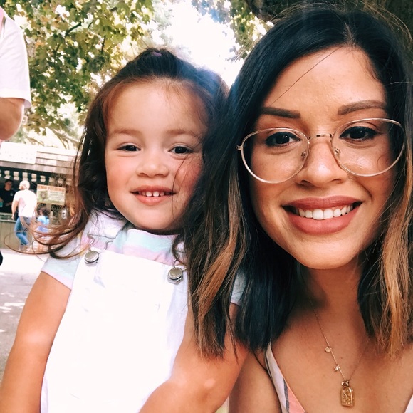 Meet your Posh Ambassador, Jennifer - Picture 8 of 8